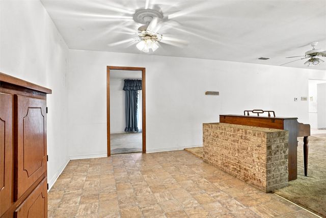 113 Wildwood Court, Azle, TX 76020