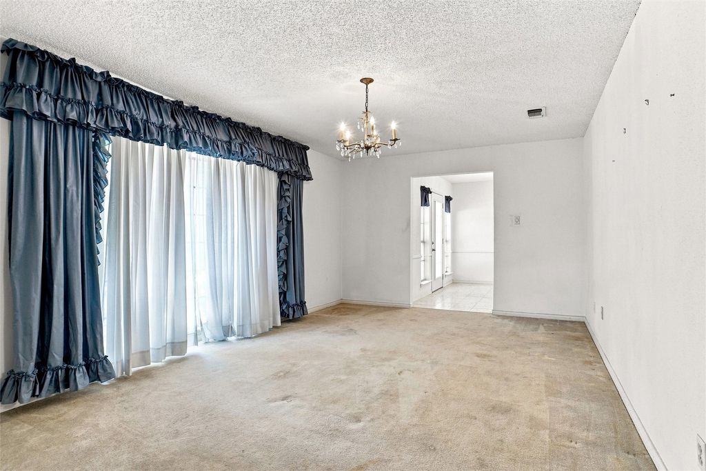 113 Wildwood Court, Azle, TX 76020 — photo 2
