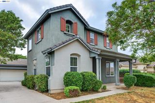 53 Puffin Cir, Oakley, CA 94561