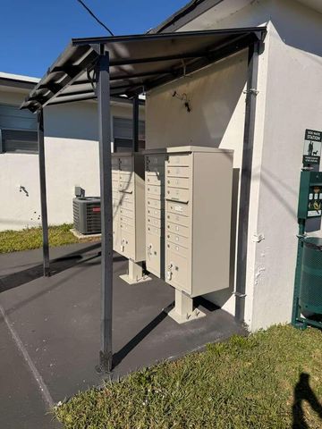 1885 40th Avenue 5, Vero Beach, FL 32960