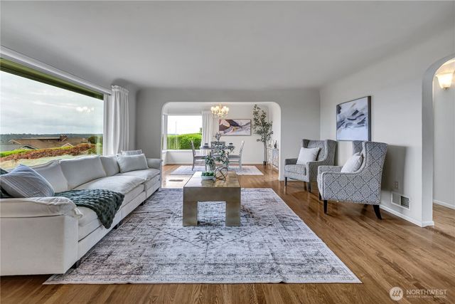 1245 S Fernside Drive, Tacoma, WA 98465