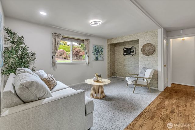 1245 S Fernside Drive, Tacoma, WA 98465