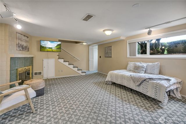 1245 S Fernside Drive, Tacoma, WA 98465