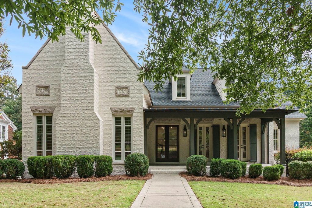 525 FOUNDERS PARK CIRCLE, Hoover, AL 35226