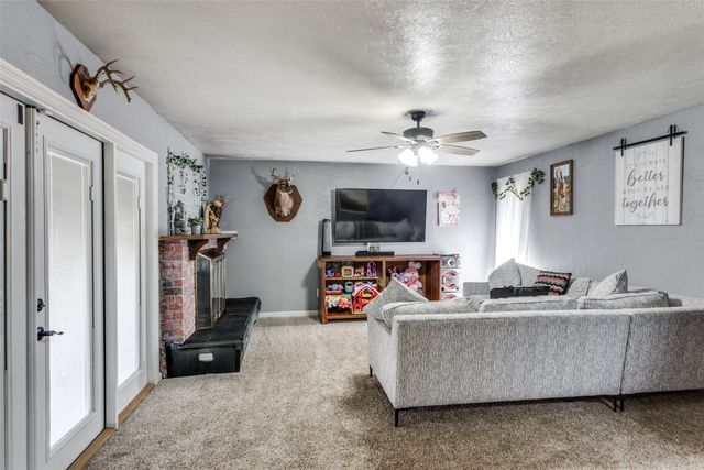 2110 Burrows Trail, Grand Prairie, TX 75052