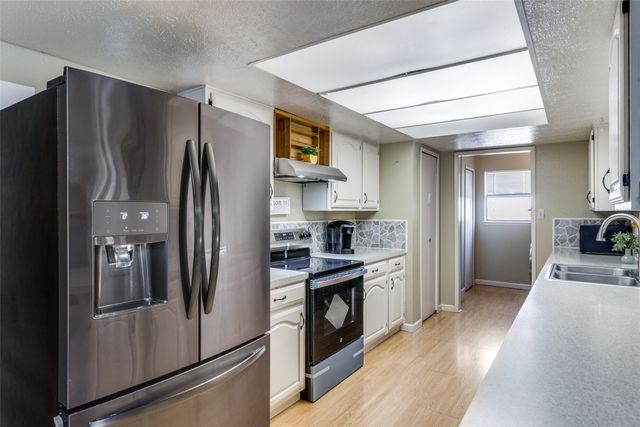 2110 Burrows Trail, Grand Prairie, TX 75052