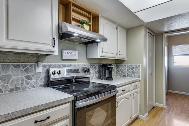 2110 Burrows Trail, Grand Prairie, TX 75052