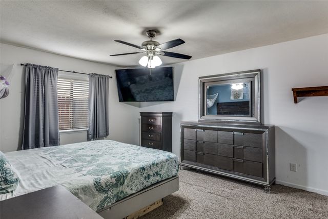 2110 Burrows Trail, Grand Prairie, TX 75052