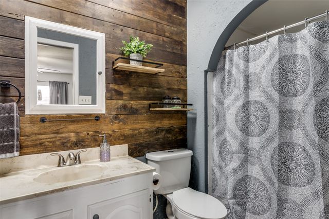 2110 Burrows Trail, Grand Prairie, TX 75052