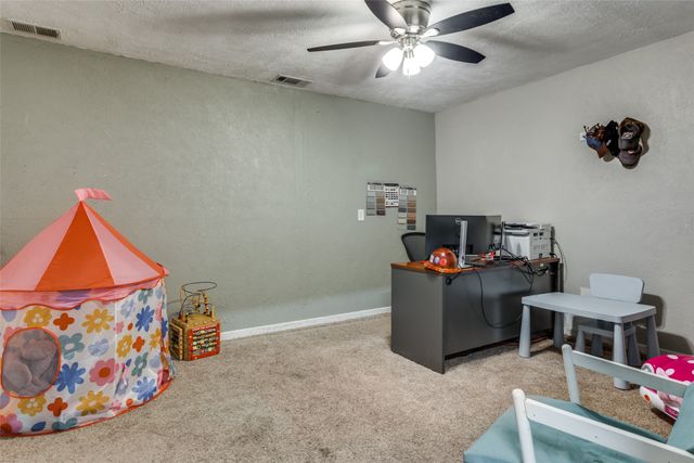 2110 Burrows Trail, Grand Prairie, TX 75052