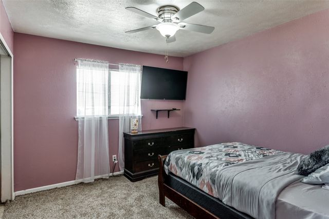 2110 Burrows Trail, Grand Prairie, TX 75052