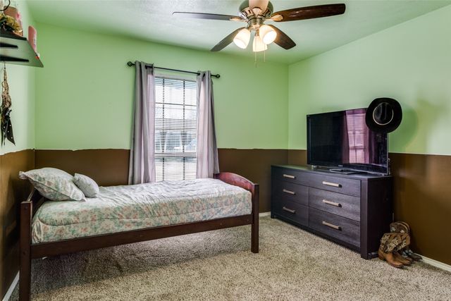 2110 Burrows Trail, Grand Prairie, TX 75052