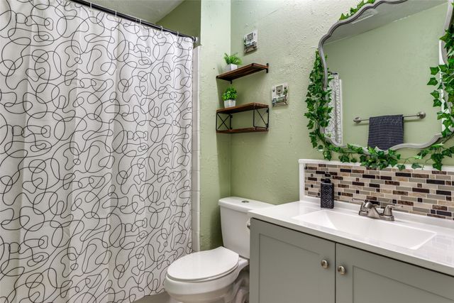 2110 Burrows Trail, Grand Prairie, TX 75052