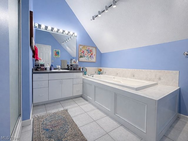 658 2nd Street 4, Fairport Harbor, OH 44077