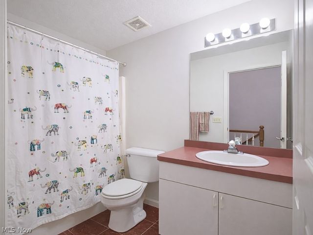 658 2nd Street 4, Fairport Harbor, OH 44077