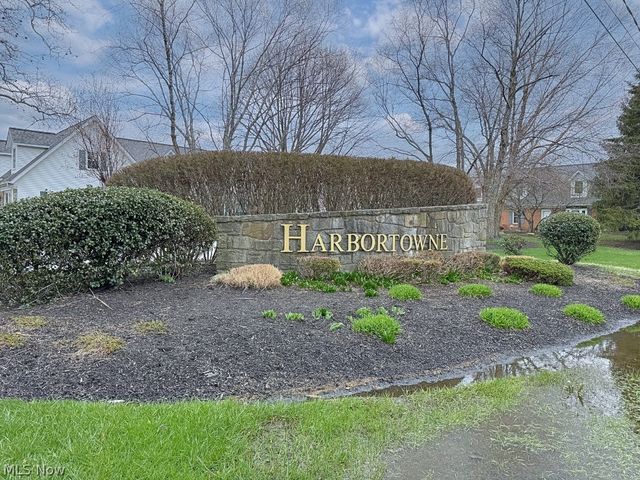 658 2nd Street 4, Fairport Harbor, OH 44077