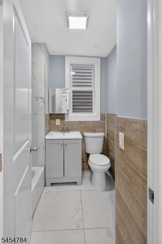 529 S Clinton St, East Orange City, NJ 07018