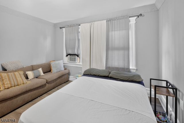 529 S Clinton St, East Orange City, NJ 07018