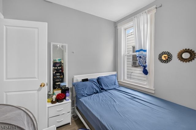 529 S Clinton St, East Orange City, NJ 07018
