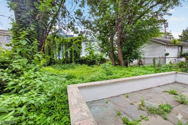 529 S Clinton St, East Orange City, NJ 07018