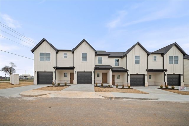 1701 Cuppett Circle, Pea Ridge, AR 72751