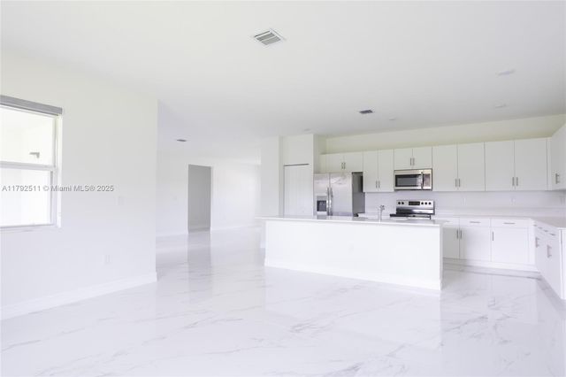 21040 SW 127th Pl, Miami, FL 33177