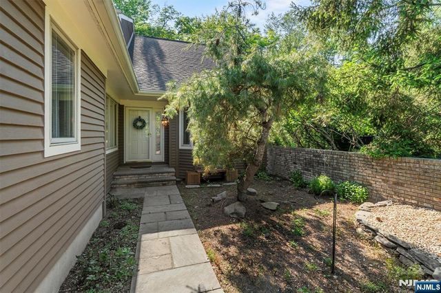 250 Westervelt Lane, Mahwah, NJ 07430