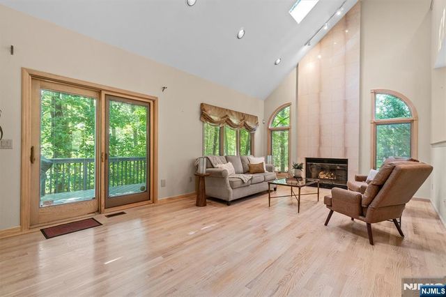 250 Westervelt Lane, Mahwah, NJ 07430