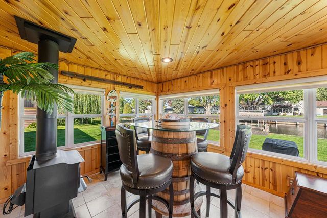 850 BAVARIAN COURT, Oshkosh, WI 54901