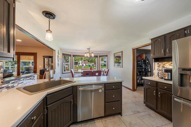 850 BAVARIAN COURT, Oshkosh, WI 54901