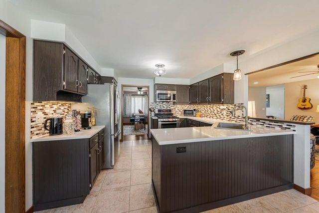 850 BAVARIAN COURT, Oshkosh, WI 54901