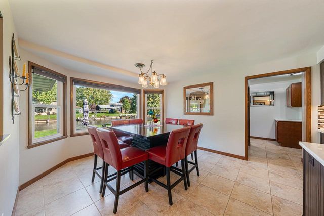 850 BAVARIAN COURT, Oshkosh, WI 54901