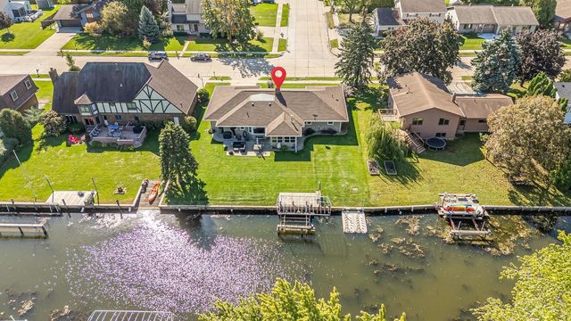 850 BAVARIAN COURT, Oshkosh, WI 54901