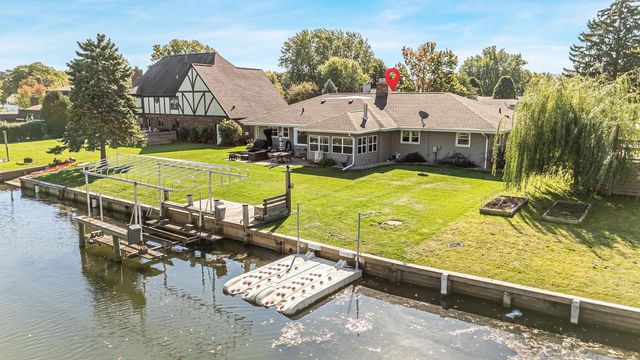 850 BAVARIAN COURT, Oshkosh, WI 54901