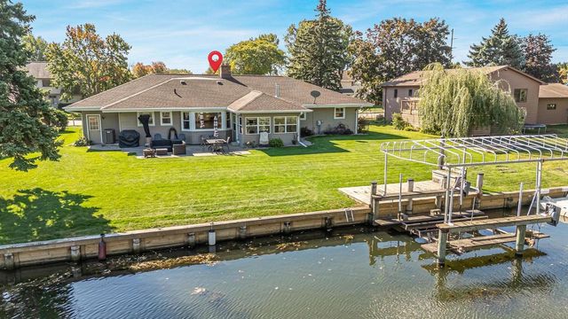 850 BAVARIAN COURT, Oshkosh, WI 54901