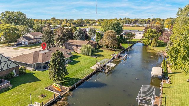 850 BAVARIAN COURT, Oshkosh, WI 54901