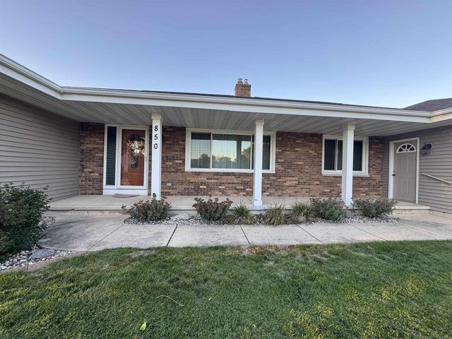 850 BAVARIAN COURT, Oshkosh, WI 54901