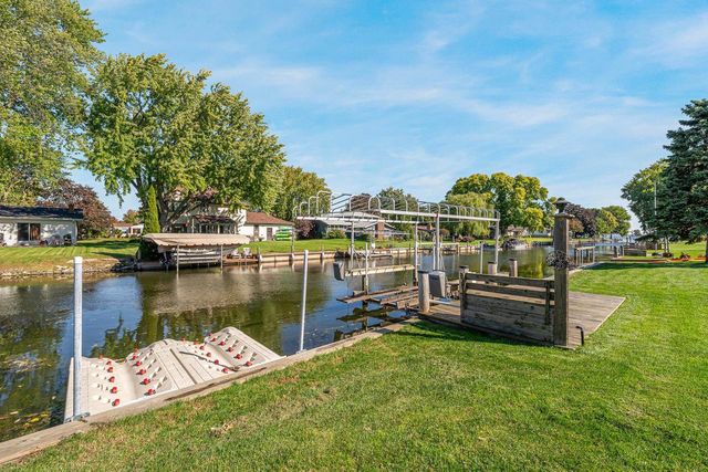 850 BAVARIAN COURT, Oshkosh, WI 54901