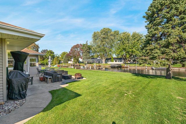 850 BAVARIAN COURT, Oshkosh, WI 54901