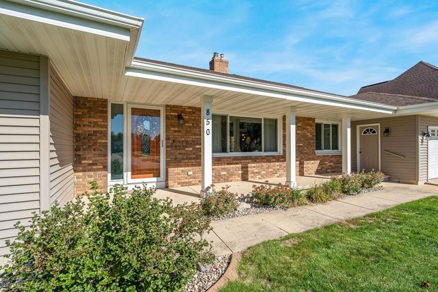850 BAVARIAN COURT, Oshkosh, WI 54901