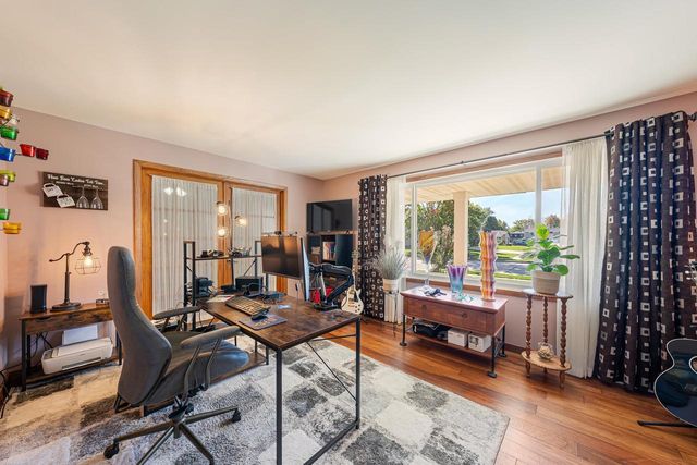 850 BAVARIAN COURT, Oshkosh, WI 54901