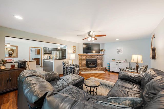 850 BAVARIAN COURT, Oshkosh, WI 54901