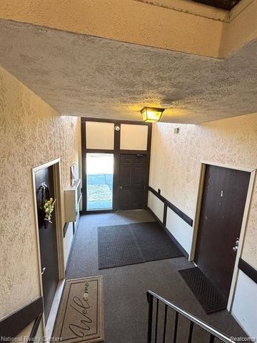 4973 E 10 Mile Road 8, Warren, MI 48091