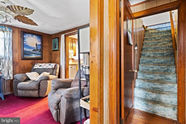 7 BURGNERS MILL RD, Carlisle, PA 17015