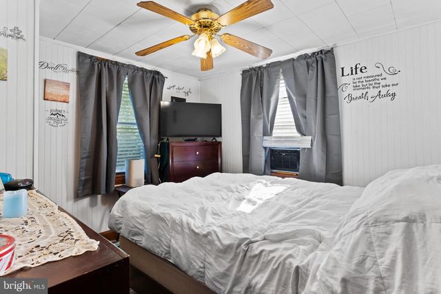 7 BURGNERS MILL RD, Carlisle, PA 17015