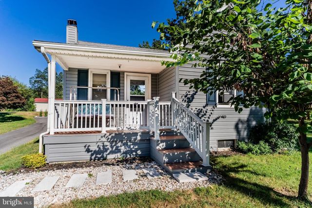 7 BURGNERS MILL RD, Carlisle, PA 17015