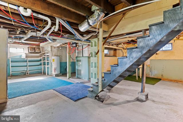 7 BURGNERS MILL RD, Carlisle, PA 17015