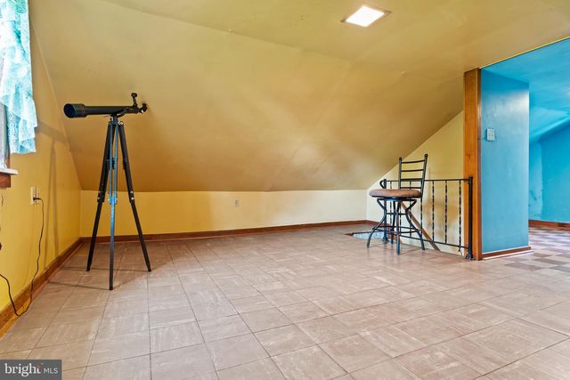 7 BURGNERS MILL RD, Carlisle, PA 17015