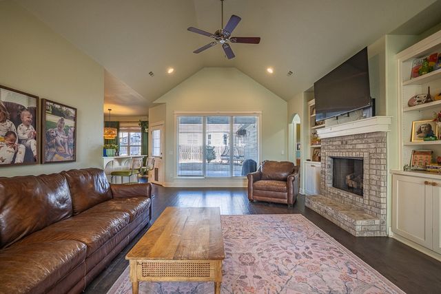 4746 W Canyon Run Drive, Fayetteville, AR 72704