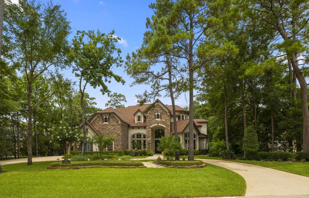 30 W Bracebridge Circle, The Woodlands, TX 77382